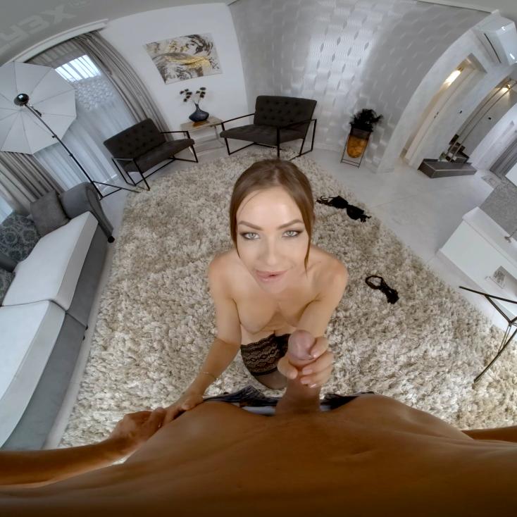 Angelica Heart is ready for a oily session VR Porn Video